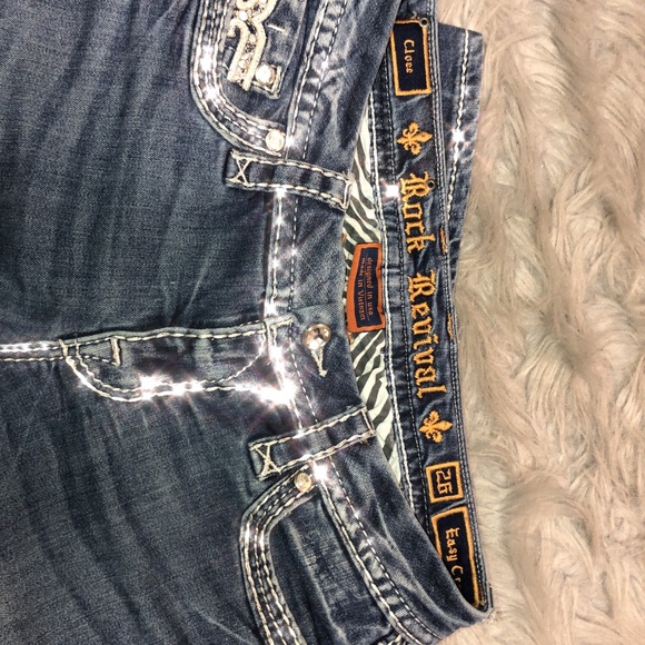 Rock Revival Jeans 👖 - Picture 4 of 7